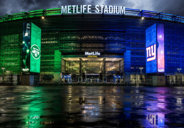 Metlife Color change Jets and Giants